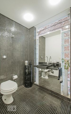 Casa à venda com 220m², 3 quartos e 2 vagas Casa à venda com 220m², 3 quartos e 2 vagasLavabo