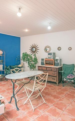 Casa à venda com 220m², 3 quartos e 2 vagas Casa à venda com 220m², 3 quartos e 2 vagasSalão de Festas