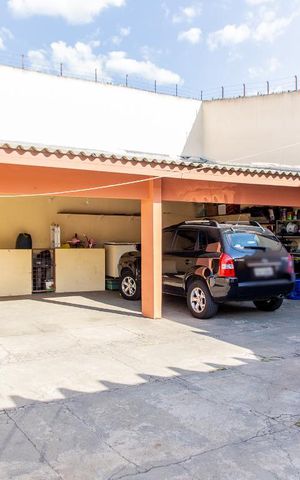 Casa à venda com 500m², 5 quartos e 11 vagas Casa à venda com 500m², 5 quartos e 11 vagasGaragem