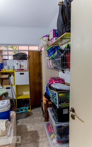 Casa à venda com 500m², 5 quartos e 11 vagas Casa à venda com 500m², 5 quartos e 11 vagasQuarto de Serviço