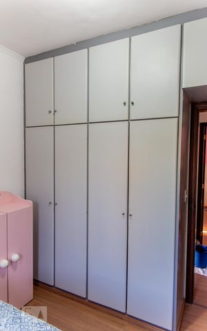 Casa à venda com 500m², 5 quartos e 11 vagas Casa à venda com 500m², 5 quartos e 11 vagasArmário