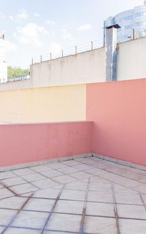Casa à venda com 500m², 5 quartos e 11 vagas Casa à venda com 500m², 5 quartos e 11 vagasVaranda da Suíte 4