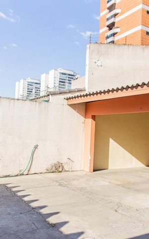 Casa à venda com 500m², 5 quartos e 11 vagas Casa à venda com 500m², 5 quartos e 11 vagasGaragem