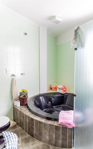Casa à venda com 500m², 5 quartos e 11 vagas Casa à venda com 500m², 5 quartos e 11 vagasBanheiro da Suíte 1