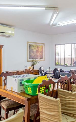 Casa à venda com 500m², 5 quartos e 11 vagas Casa à venda com 500m², 5 quartos e 11 vagasSalão 1
