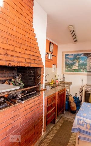 Casa à venda com 500m², 5 quartos e 11 vagas Casa à venda com 500m², 5 quartos e 11 vagasÁrea Gourmet