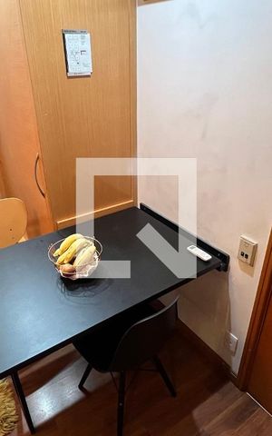 Apartamento à venda com 32m², 1 quarto e 1 vaga Apartamento à venda com 32m², 1 quarto e 1 vagaMesa e cadeiras