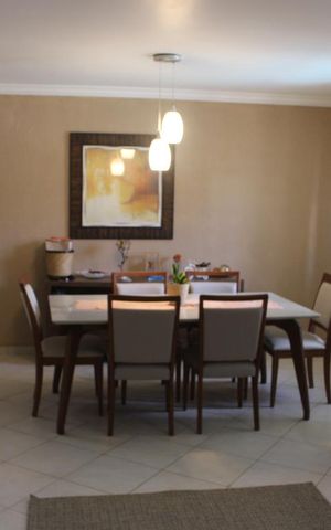 Casa de condomínio à venda com 230m², 3 quartos e 3 vagassala