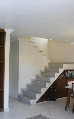 Casa de condomínio à venda com 230m², 3 quartos e 3 vagassala