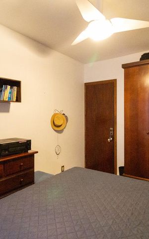 Casa à venda com 239m², 3 quartos e 5 vagas Casa à venda com 239m², 3 quartos e 5 vagasQuarto 2