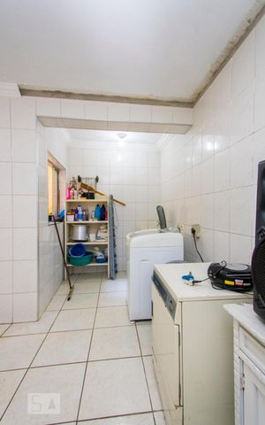 Casa à venda com 180m², 3 quartos e 2 vagas Casa à venda com 180m², 3 quartos e 2 vagasÁrea de Serviço