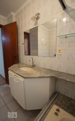 Apartamento para alugar com 110m², 3 quartos e 2 vagasBanheiro da suíte