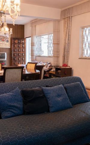 Casa à venda com 430m², 3 quartos e 8 vagas Casa à venda com 430m², 3 quartos e 8 vagasSala de Jantar