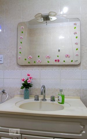 Apartamento à venda com 60m², 2 quartos e sem vaga Apartamento à venda com 60m², 2 quartos e sem vagaBanheiro