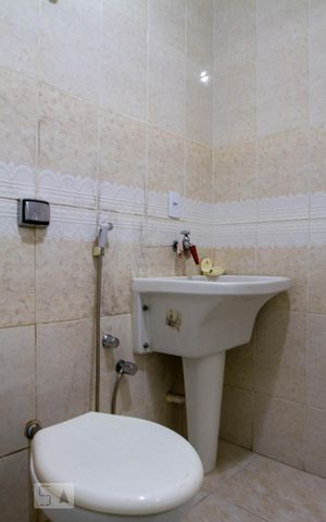 Apartamento à venda com 60m², 2 quartos e sem vaga Apartamento à venda com 60m², 2 quartos e sem vagaBanheiro