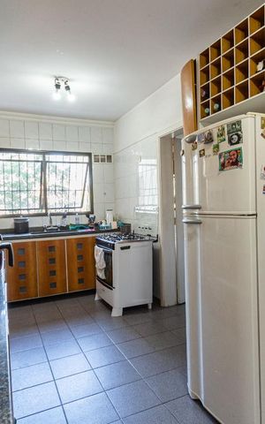 Apartamento à venda com 250m², 3 quartos e 3 vagas Apartamento à venda com 250m², 3 quartos e 3 vagasCozinha