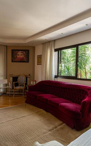 Apartamento à venda com 250m², 3 quartos e 3 vagas Apartamento à venda com 250m², 3 quartos e 3 vagasSala