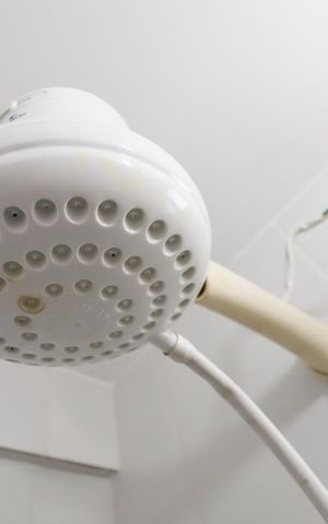 Apartamento para alugar com 68m², 2 quartos e 1 vaga Apartamento para alugar com 68m², 2 quartos e 1 vagaChuveiro