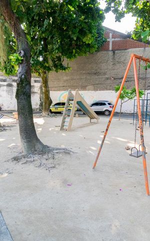 Casa de condomínio à venda com 200m², 3 quartos e 1 vaga Casa de condomínio à venda com 200m², 3 quartos e 1 vagaÁrea Comum - Playground