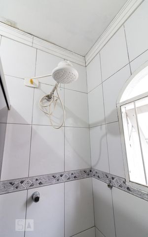 Casa para alugar com 125m², 2 quartos e 2 vagasBanheiro social - chuveiro