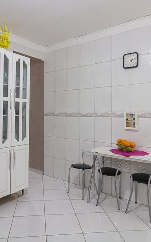 Casa para alugar com 125m², 2 quartos e 2 vagasCozinha