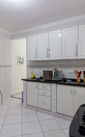 Casa para alugar com 125m², 2 quartos e 2 vagasCozinha