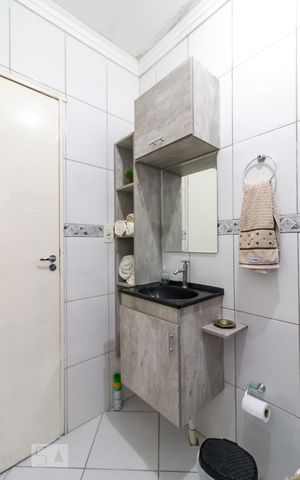Casa para alugar com 125m², 2 quartos e 2 vagasBanheiro social