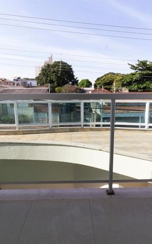Casa para alugar com 470m², 4 quartos e 4 vagas Casa para alugar com 470m², 4 quartos e 4 vagasSuíte 2 Varanda