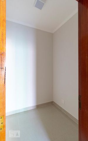 Casa para alugar com 470m², 4 quartos e 4 vagas Casa para alugar com 470m², 4 quartos e 4 vagasDespensa