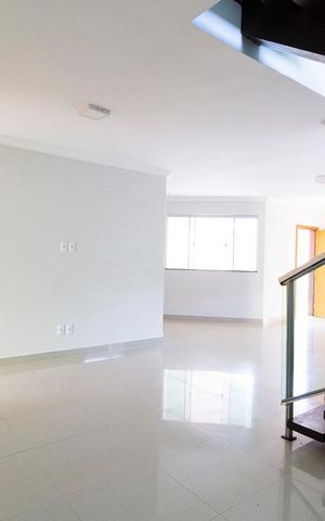 Casa para alugar com 470m², 4 quartos e 4 vagas Casa para alugar com 470m², 4 quartos e 4 vagasSala 1