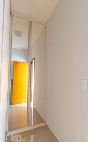 Casa para alugar com 470m², 4 quartos e 4 vagas Casa para alugar com 470m², 4 quartos e 4 vagasCloset da suíte 2