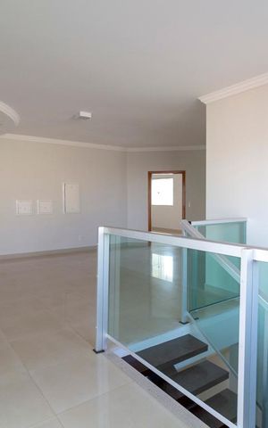 Casa para alugar com 470m², 4 quartos e 4 vagas Casa para alugar com 470m², 4 quartos e 4 vagasHall dos quartos