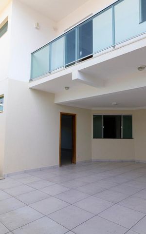 Casa para alugar com 470m², 4 quartos e 4 vagas Casa para alugar com 470m², 4 quartos e 4 vagasGaragem