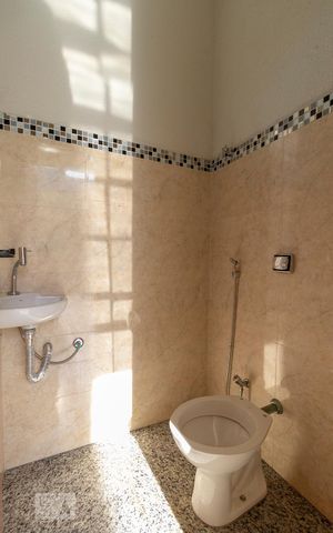 Casa para alugar com 470m², 4 quartos e 4 vagas Casa para alugar com 470m², 4 quartos e 4 vagasQuintal