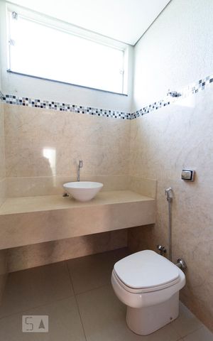 Casa para alugar com 470m², 4 quartos e 4 vagas Casa para alugar com 470m², 4 quartos e 4 vagasLavabo