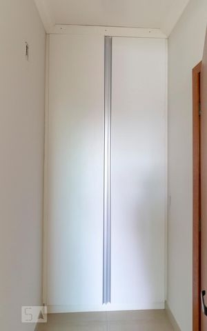 Casa para alugar com 470m², 4 quartos e 4 vagas Casa para alugar com 470m², 4 quartos e 4 vagasSuíte 3