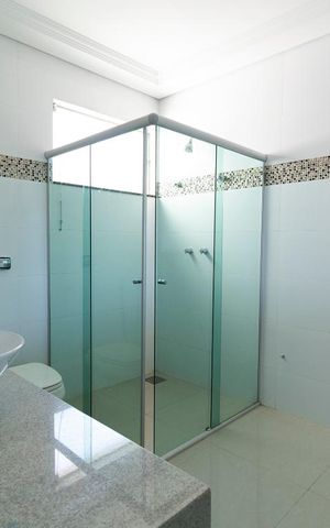 Casa para alugar com 470m², 4 quartos e 4 vagas Casa para alugar com 470m², 4 quartos e 4 vagasSuíte 1