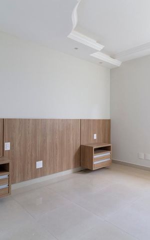 Casa para alugar com 470m², 4 quartos e 4 vagas Casa para alugar com 470m², 4 quartos e 4 vagasQuarto 4