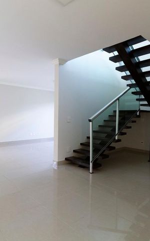 Casa para alugar com 470m², 4 quartos e 4 vagas Casa para alugar com 470m², 4 quartos e 4 vagasSala 1
