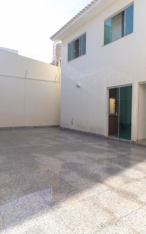 Casa para alugar com 470m², 4 quartos e 4 vagas Casa para alugar com 470m², 4 quartos e 4 vagasQuintal