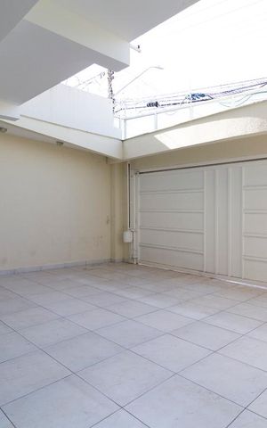 Casa para alugar com 470m², 4 quartos e 4 vagas Casa para alugar com 470m², 4 quartos e 4 vagasGaragem