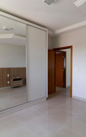 Casa para alugar com 470m², 4 quartos e 4 vagas Casa para alugar com 470m², 4 quartos e 4 vagasQuarto 4