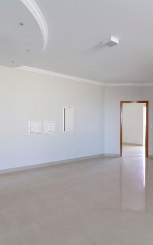 Casa para alugar com 470m², 4 quartos e 4 vagas Casa para alugar com 470m², 4 quartos e 4 vagasHall dos quartos