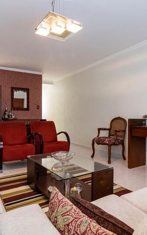 Casa à venda com 283m², 4 quartos e 3 vagas1o. Andar - Sala