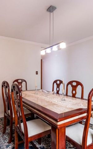 Casa à venda com 283m², 4 quartos e 3 vagas1o. Andar - Sala de jantar