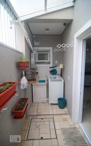 Casa à venda com 90m², 3 quartos e 1 vagaÁrea de Serviço