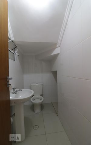 Casa de condomínio à venda com 105m², 3 quartos e 2 vagasLavabo