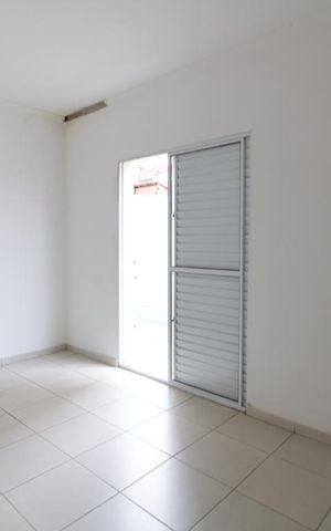 Casa de condomínio à venda com 105m², 3 quartos e 2 vagasSuite 1