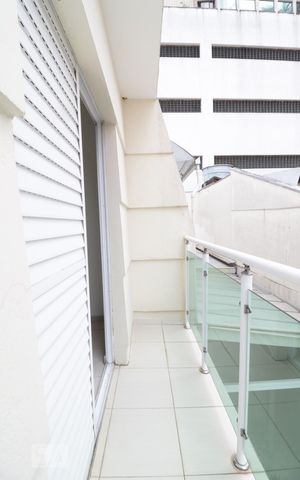 Casa de condomínio à venda com 105m², 3 quartos e 2 vagasSacada