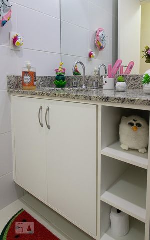 Apartamento à venda com 97m², 3 quartos e 2 vagas Apartamento à venda com 97m², 3 quartos e 2 vagasBanheiro social